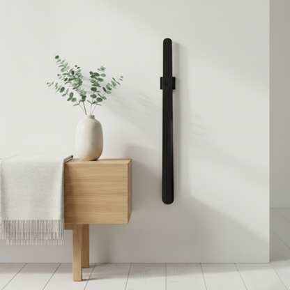 Magnetiskt Skohorn i Massivt Trä – Stilren Väggmontering